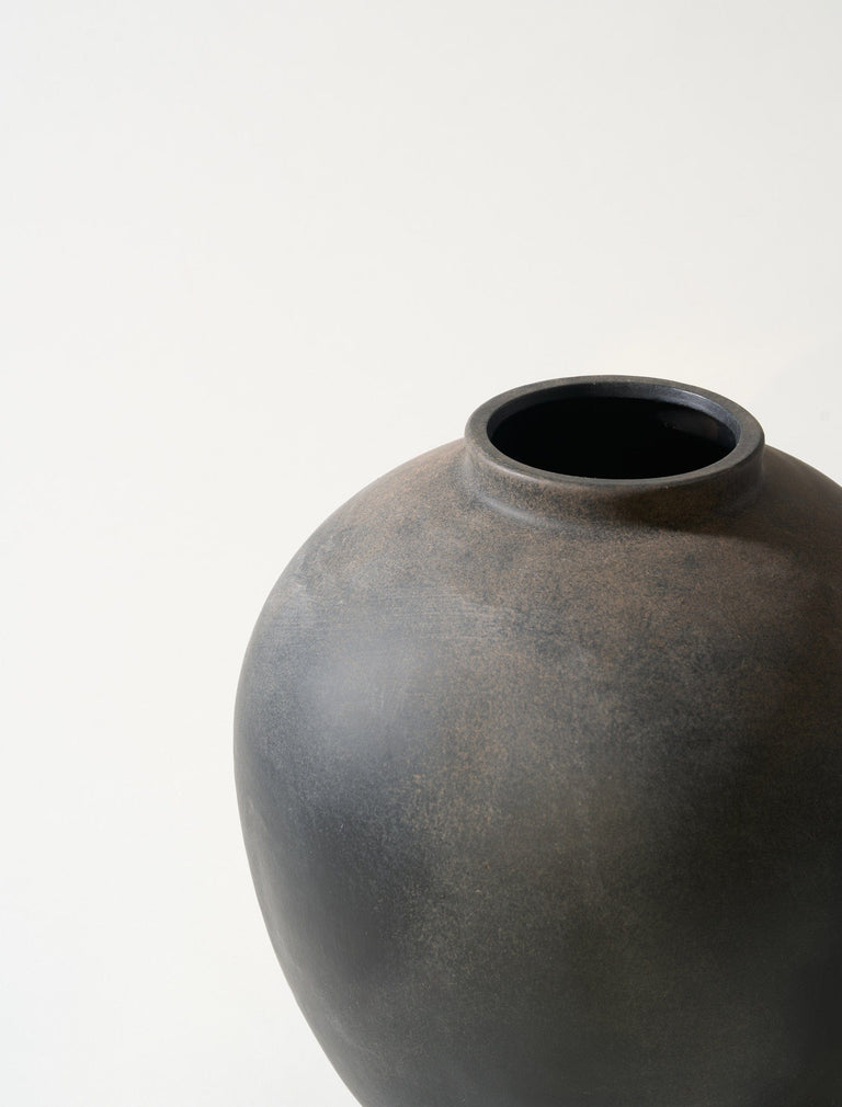 Alia Ceramic Vase - Black